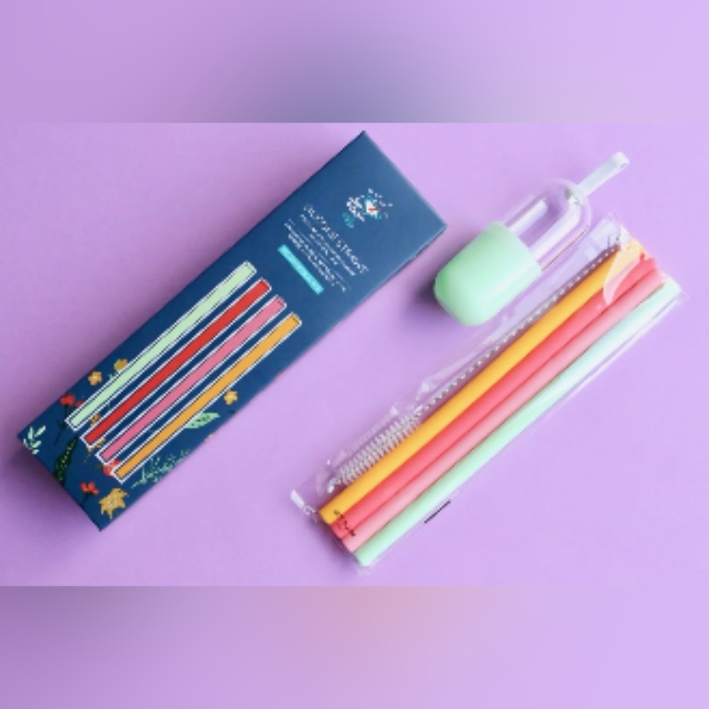 Chic & Tonic NIB Full Bloom Silicone Straw Set - 6 Pieces